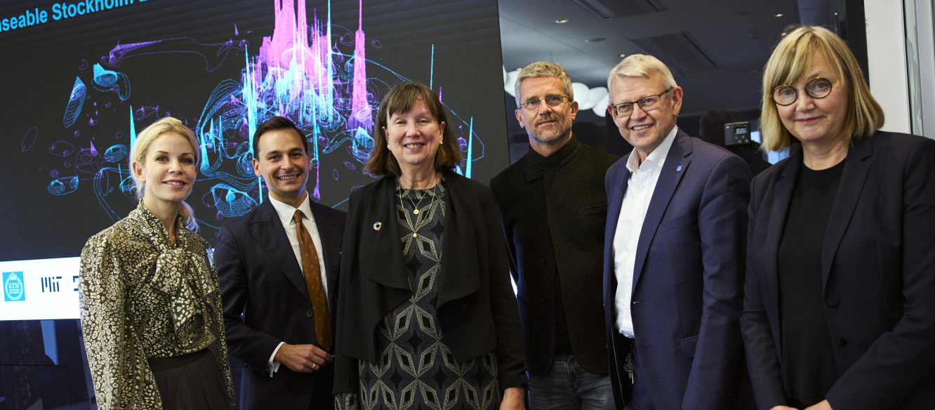 The Senseable Stockholm Lab Steering Group, together with Anna König Jerlmyr, the mayor of Stockholm and Sigbritt Karlsson, KTH’s president, at the Governing Board meeting, 4 October 2021. From left: Anna König Jerlmyr, Andreas Hatzigeorgiou, Sigbritt Karlsson, Carlo Ratti, Mikael Östling and Anette Scheibe Lorentzi. Photo: Fredrik Persson (Steering committee.jpg) The Senseable Stockholm Lab Steering Group, together with Anna König Jerlmyr, the mayor of Stockholm